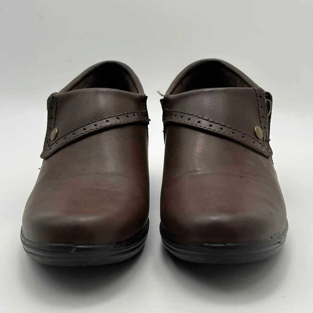 White Mountain Heeled Loafers Womens 6.5 Brown Side Zip Block Heel Dark Academia